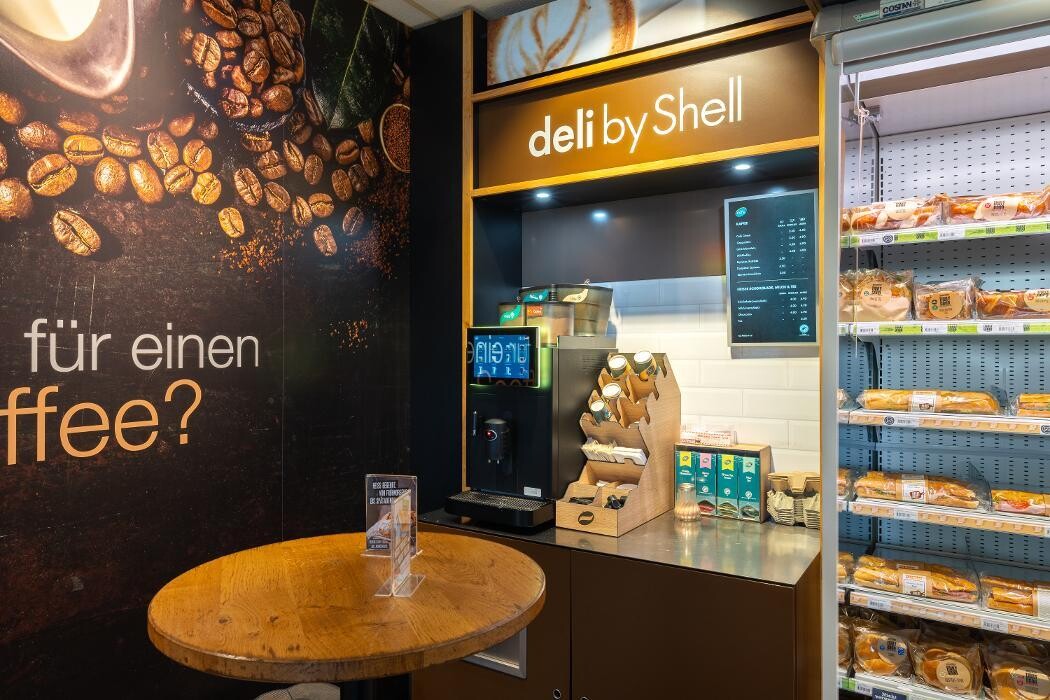 Bilder Shell Recharge Charging Station