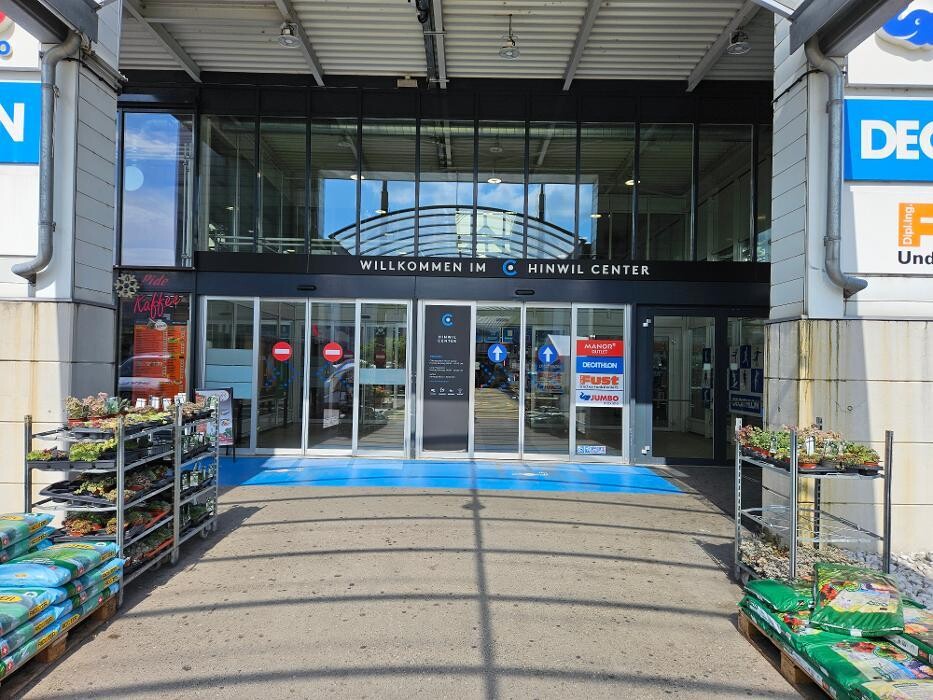 Bilder Manor Outlet Hinwil