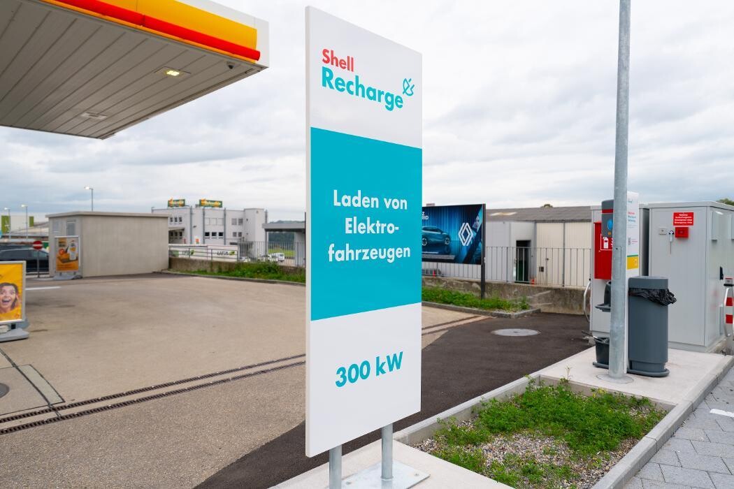 Bilder Shell Recharge Charging Station