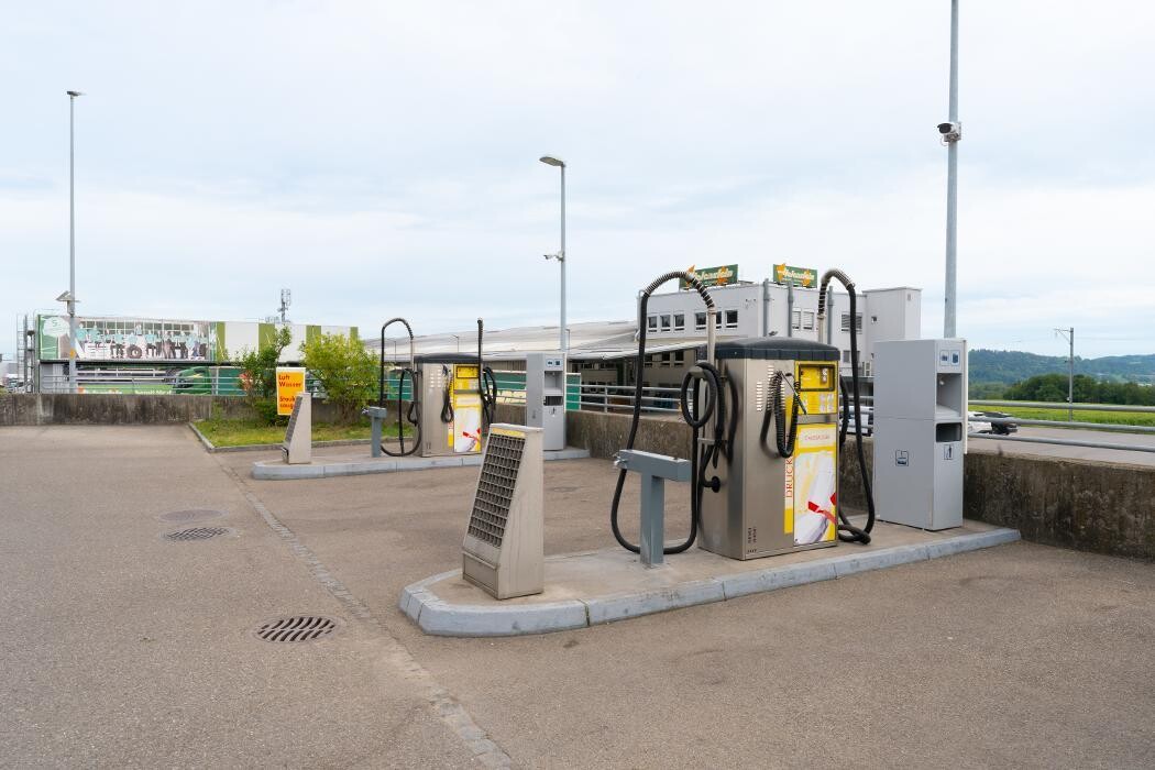 Bilder Shell Recharge Charging Station