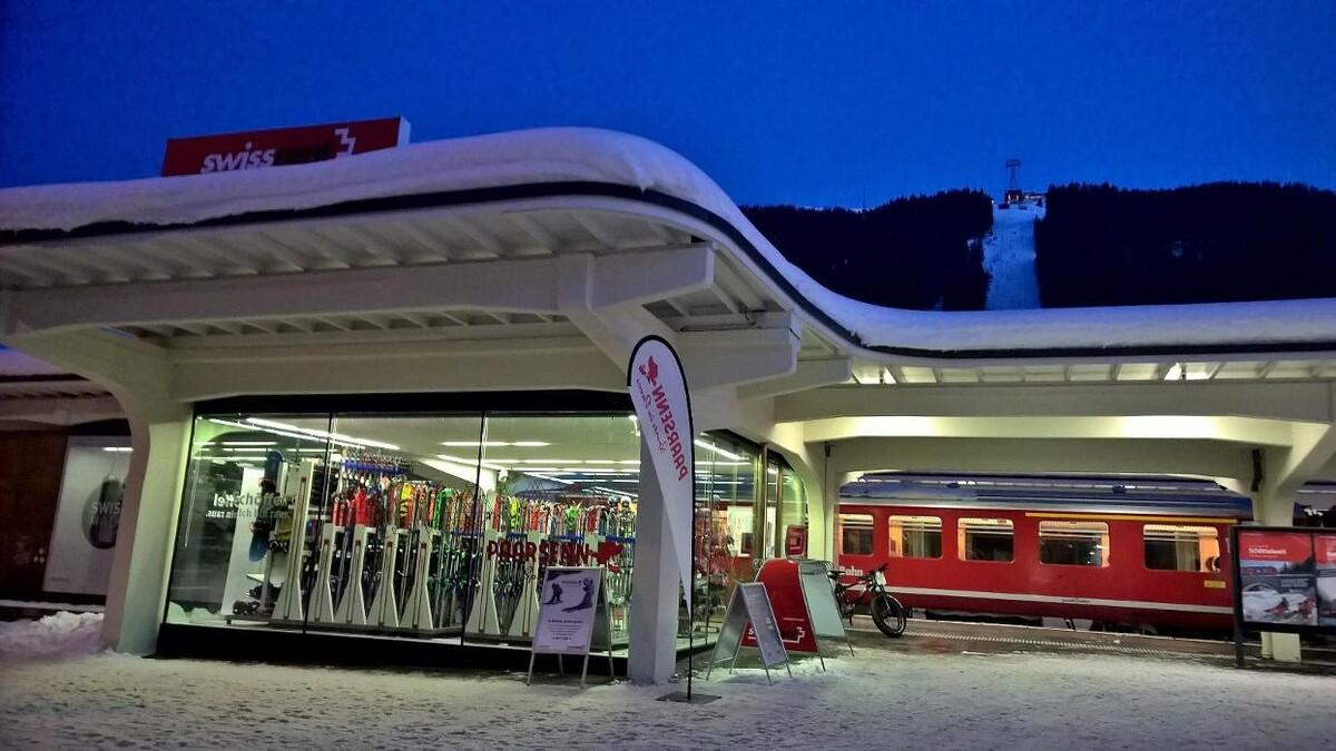 Bilder Paarsenn Sports swissrent Bahnhof RhB