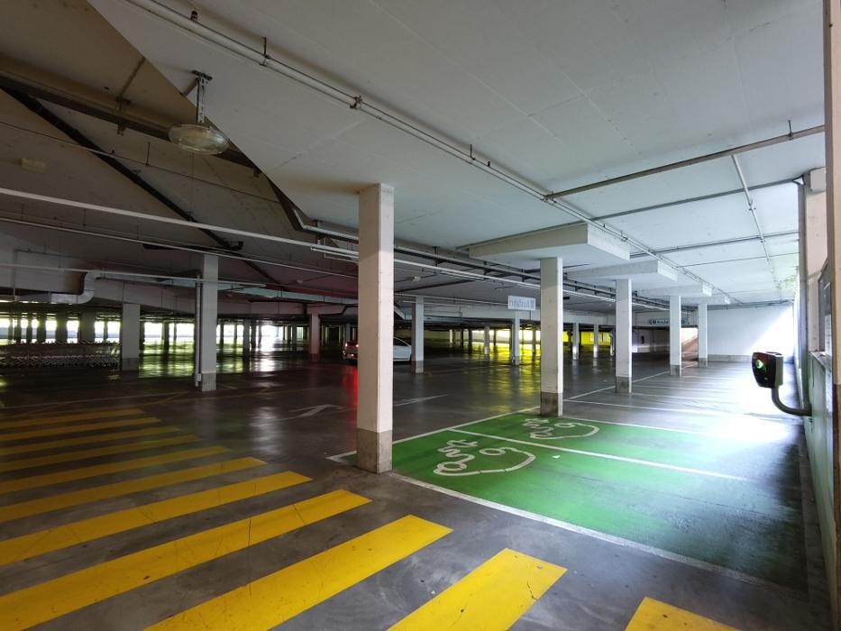 Bilder Migrol Charging Station