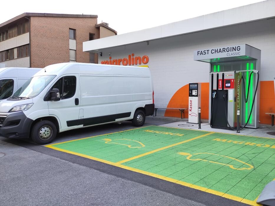 Bilder Migrol Charging Station