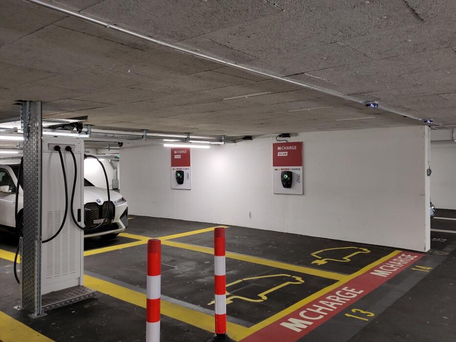 Bilder Migrol Charging Station