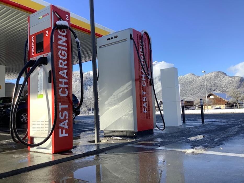 Bilder Migrol Charging Station
