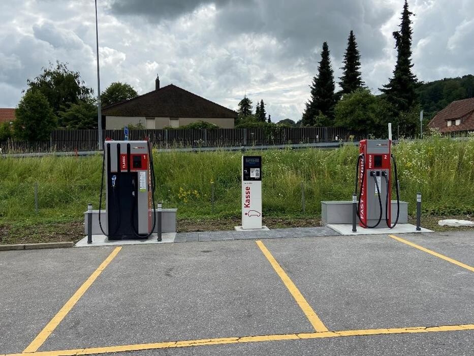 Bilder Migrol Charging Station