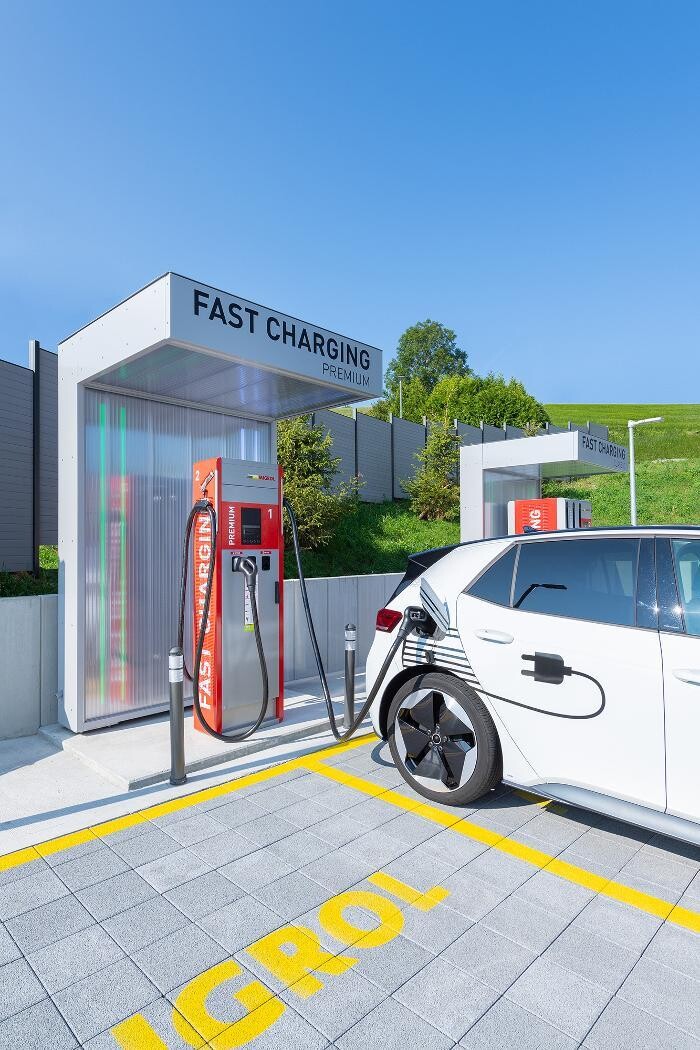 Bilder Migrol Charging Station