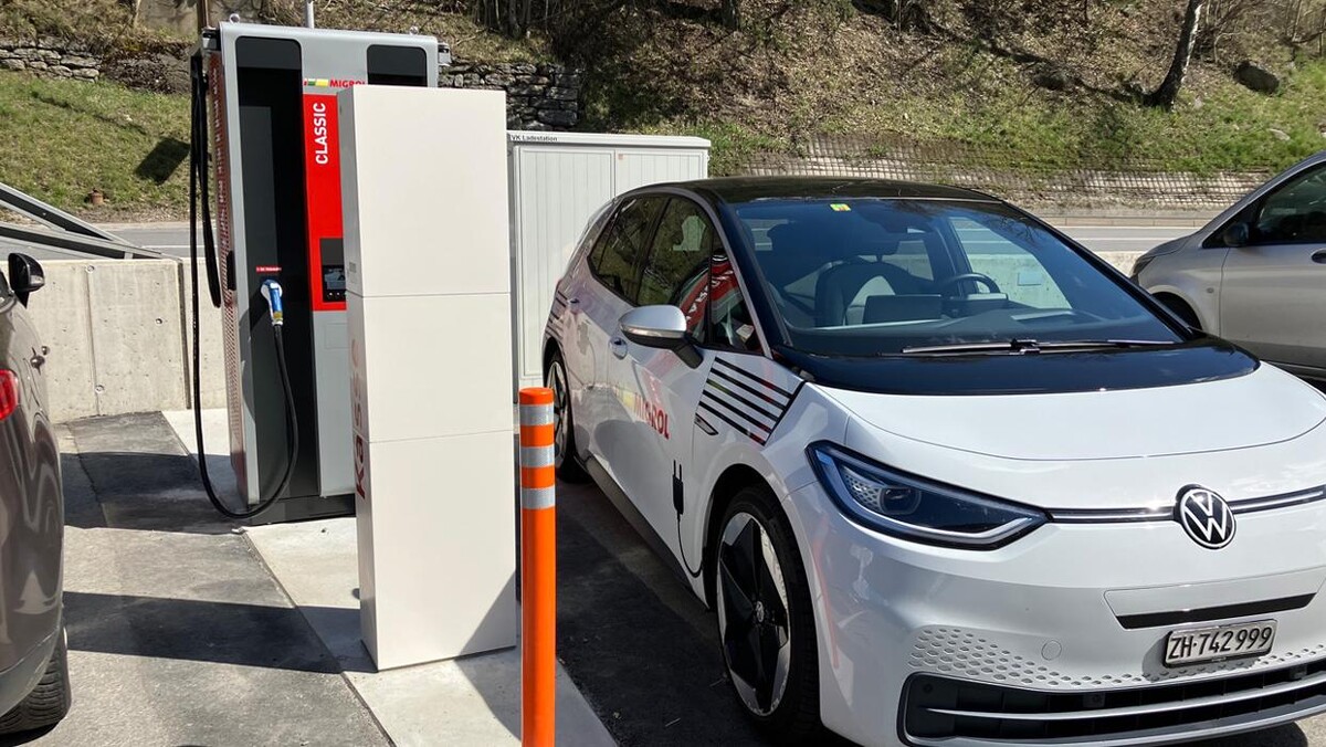 Bilder Migrol Charging Station
