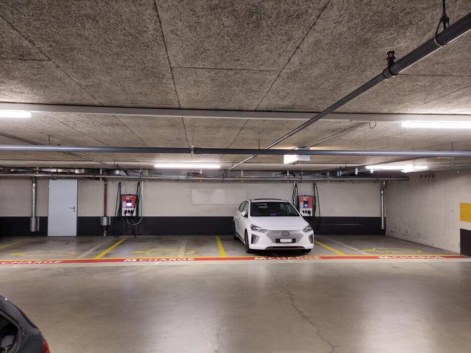 Bilder Migrol Charging Station