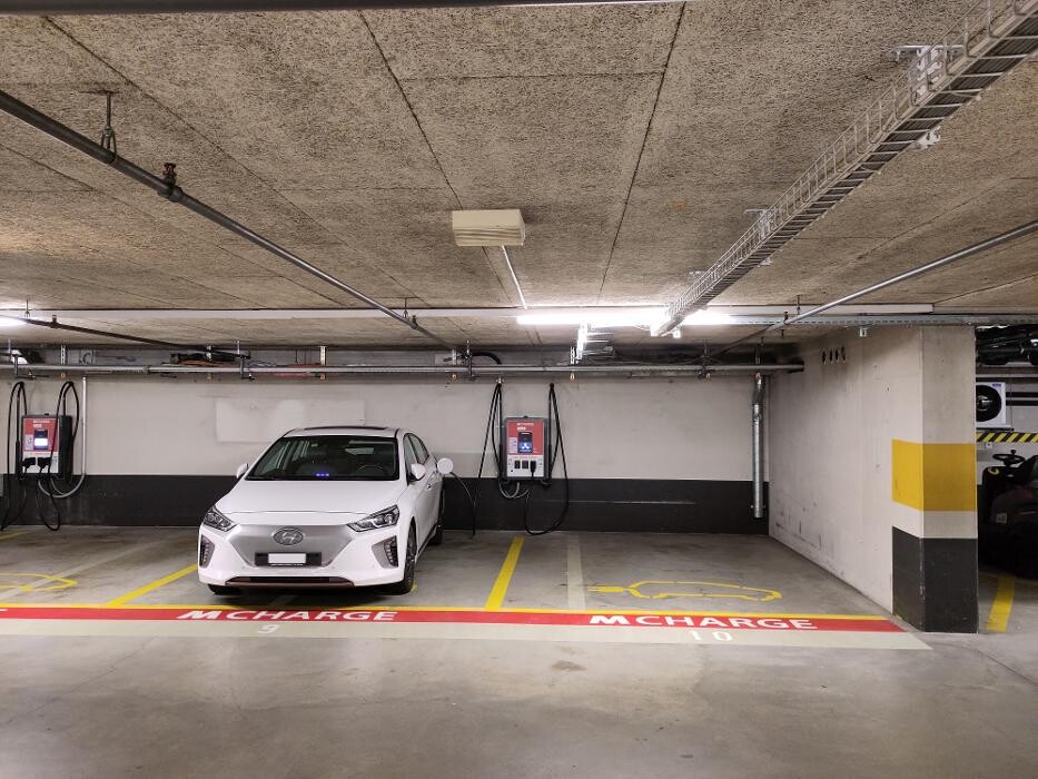 Bilder Migrol Charging Station