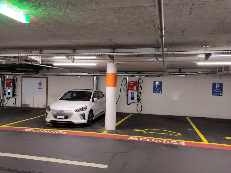Bilder Migrol Charging Station