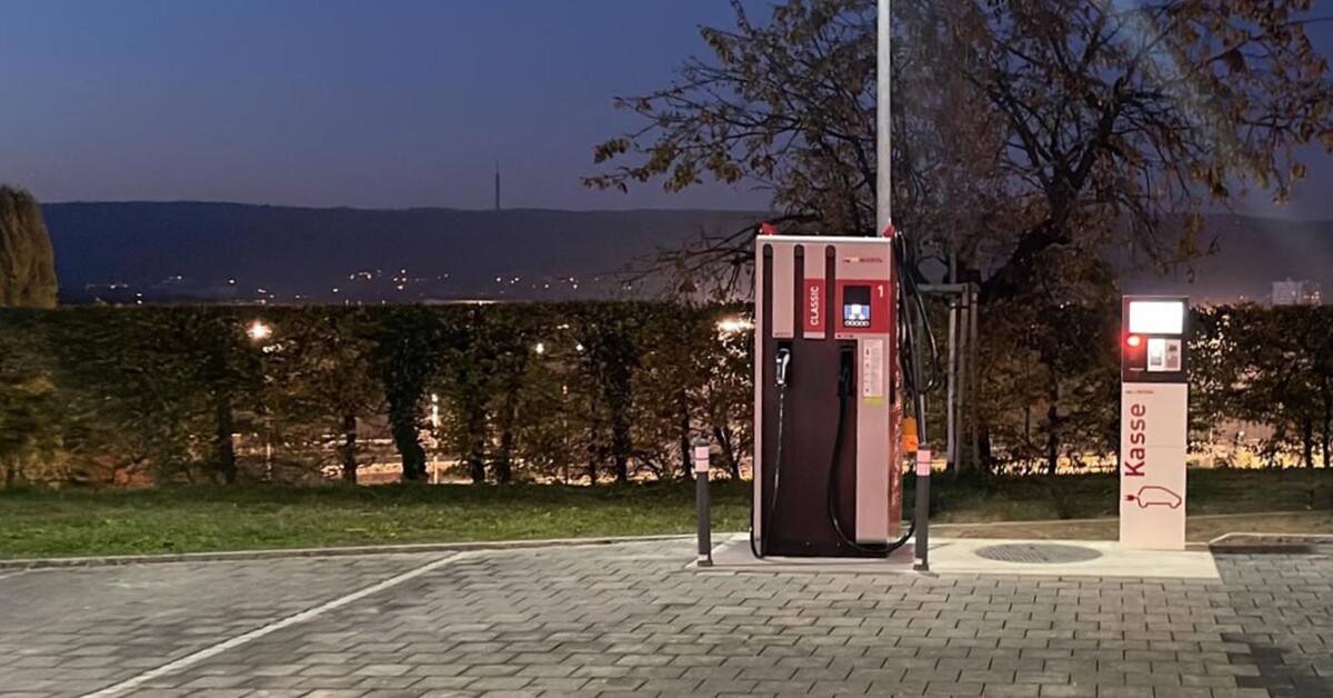 Bilder Migrol Charging Station