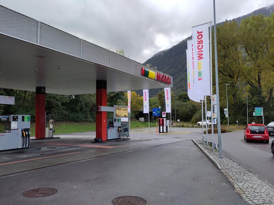 Bilder Migrol Charging Station