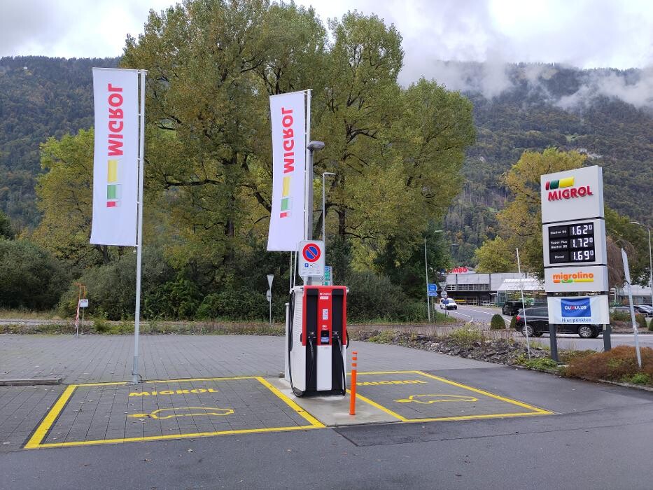 Bilder Migrol Charging Station