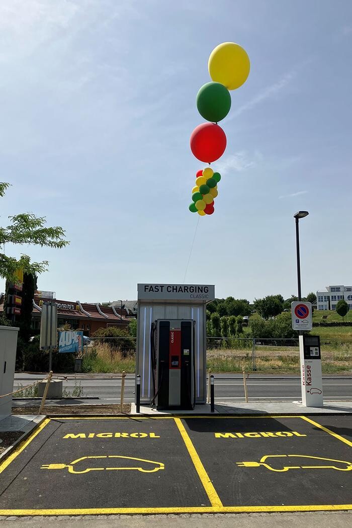 Bilder Migrol Charging Station