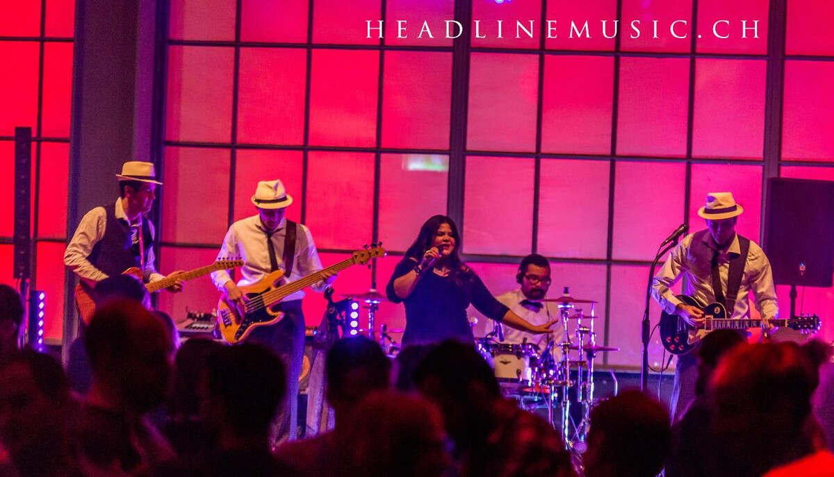 Bilder Vivien and the Headline