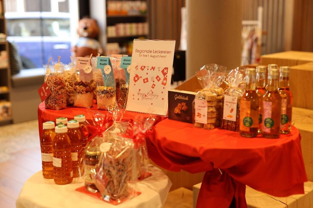 Bilder TopPharm Apotheke - Ihre Gesundheits-Partner in der Region Aarau