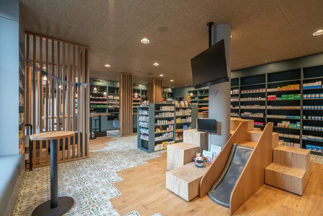 Bilder TopPharm Apotheke - Ihre Gesundheits-Partner in der Region Aarau