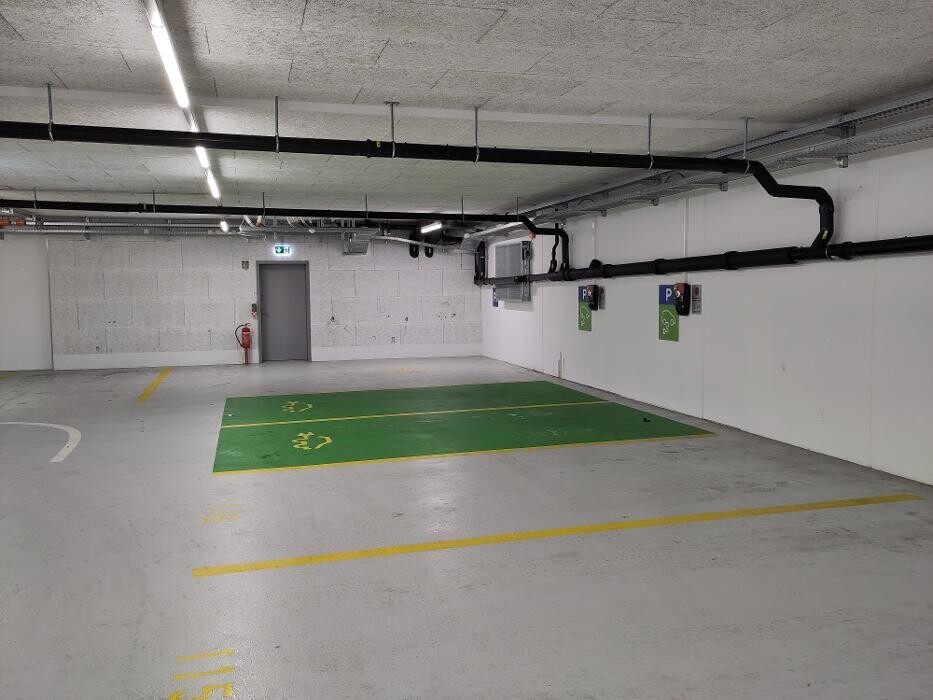 Bilder Migrol Charging Station