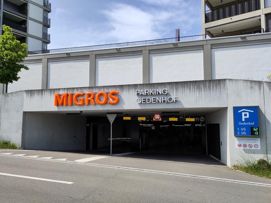 Bilder Migrol Charging Station