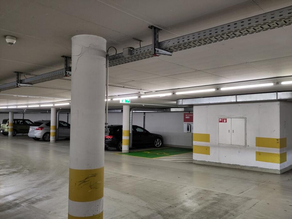 Bilder Migrol Charging Station