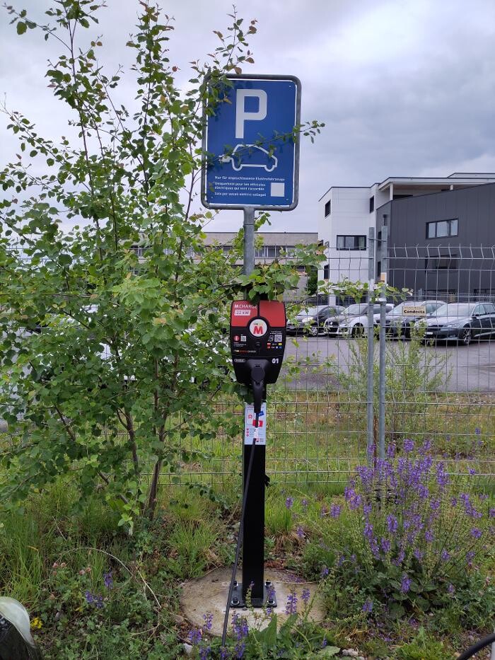Bilder Migrol Charging Station