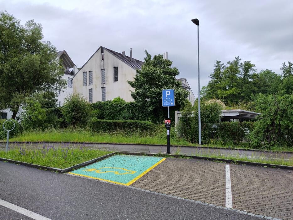 Bilder Migrol Charging Station