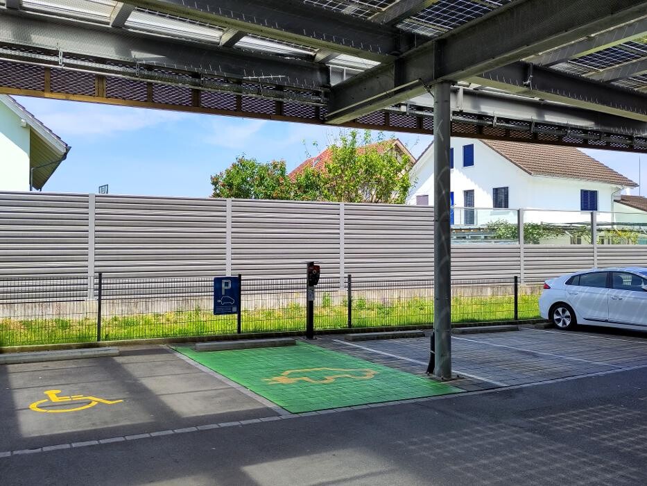 Bilder Migrol Charging Station