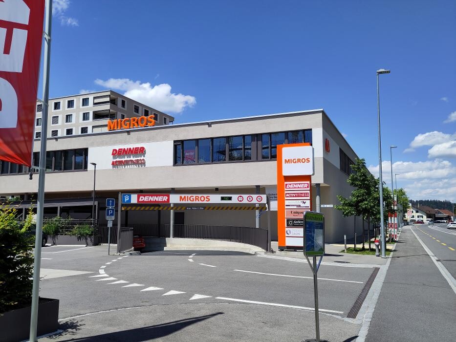 Bilder Migrol Charging Station