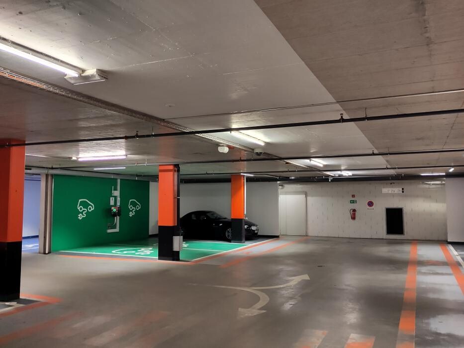 Bilder Migrol Charging Station