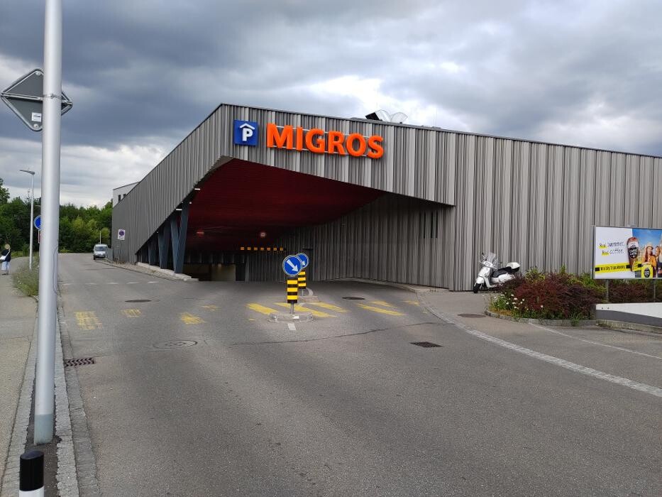 Bilder Migrol Charging Station