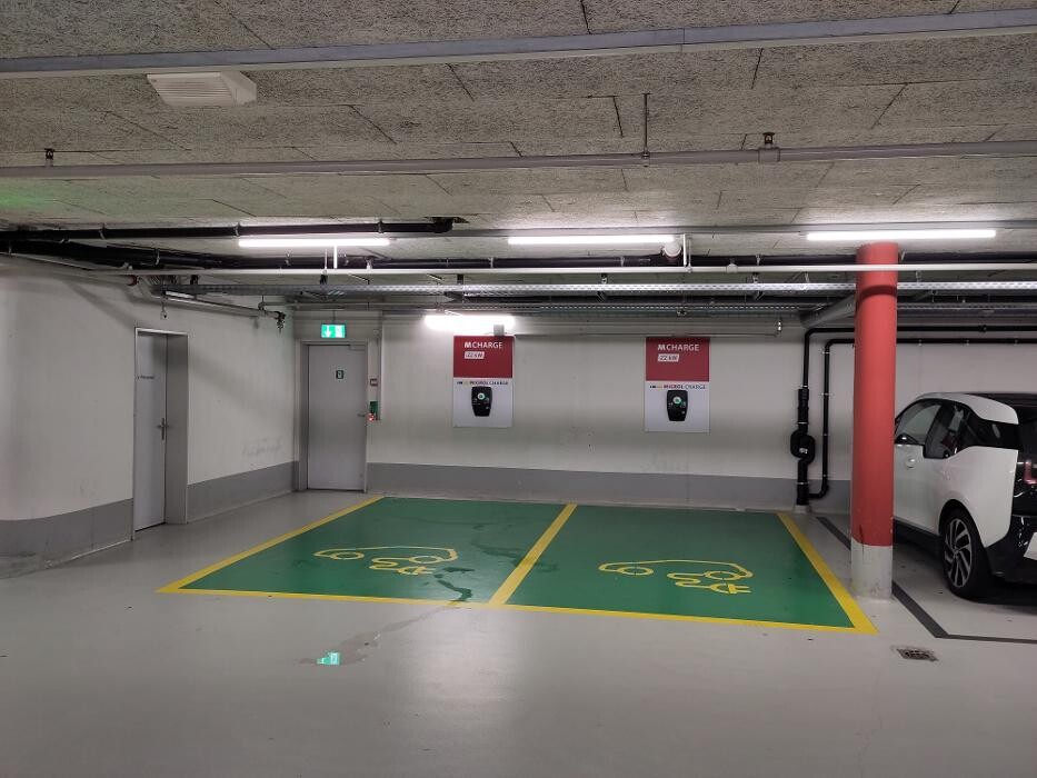 Bilder Migrol Charging Station