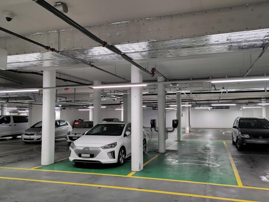 Bilder Migrol Charging Station