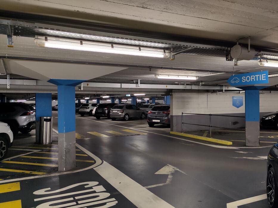 Bilder Migrol Charging Station