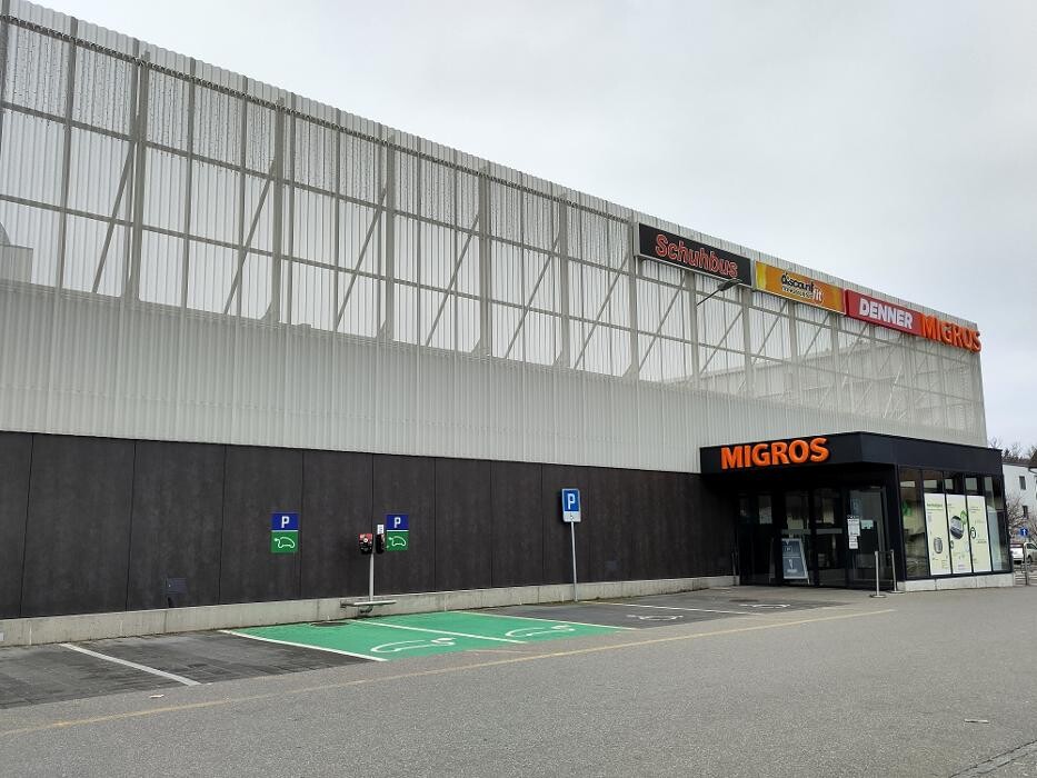 Bilder Migrol Charging Station