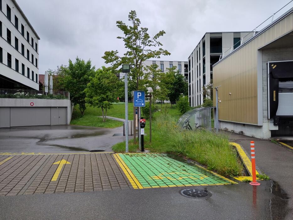 Bilder Migrol Charging Station