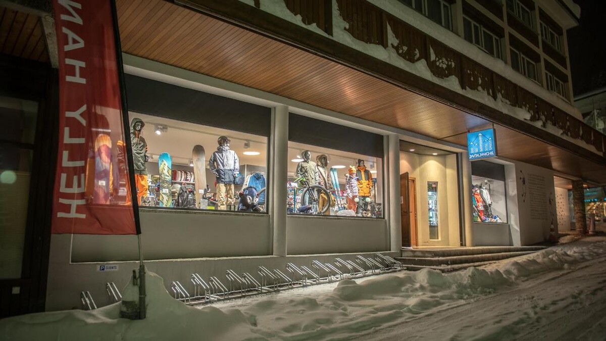 Bilder Avalanche Pro Shop