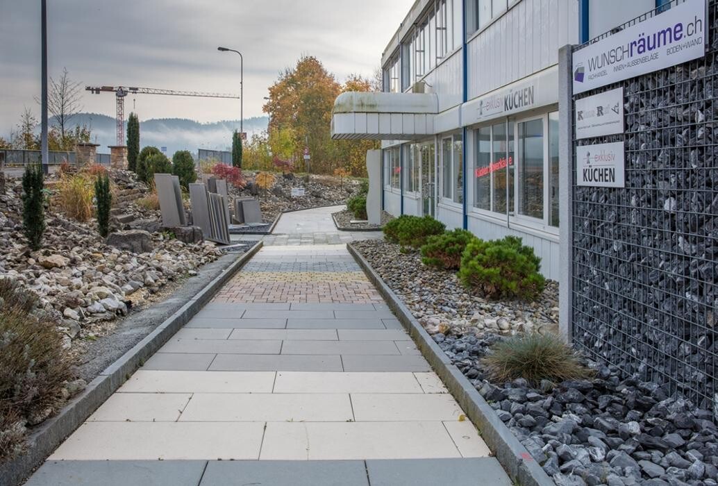 Bilder wunschräume - Platten-Ausstellung und Ideengarten - aktuelle Boden- und Wandplatten für Innen und Aussen in der Region Aarau