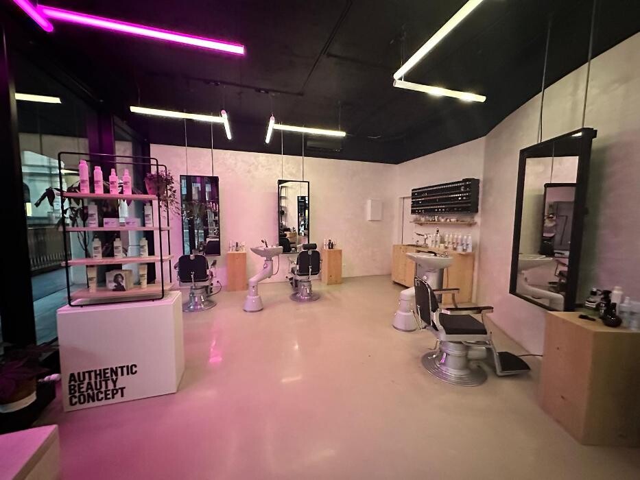 Bilder TYRA THE HAIR STUDIO