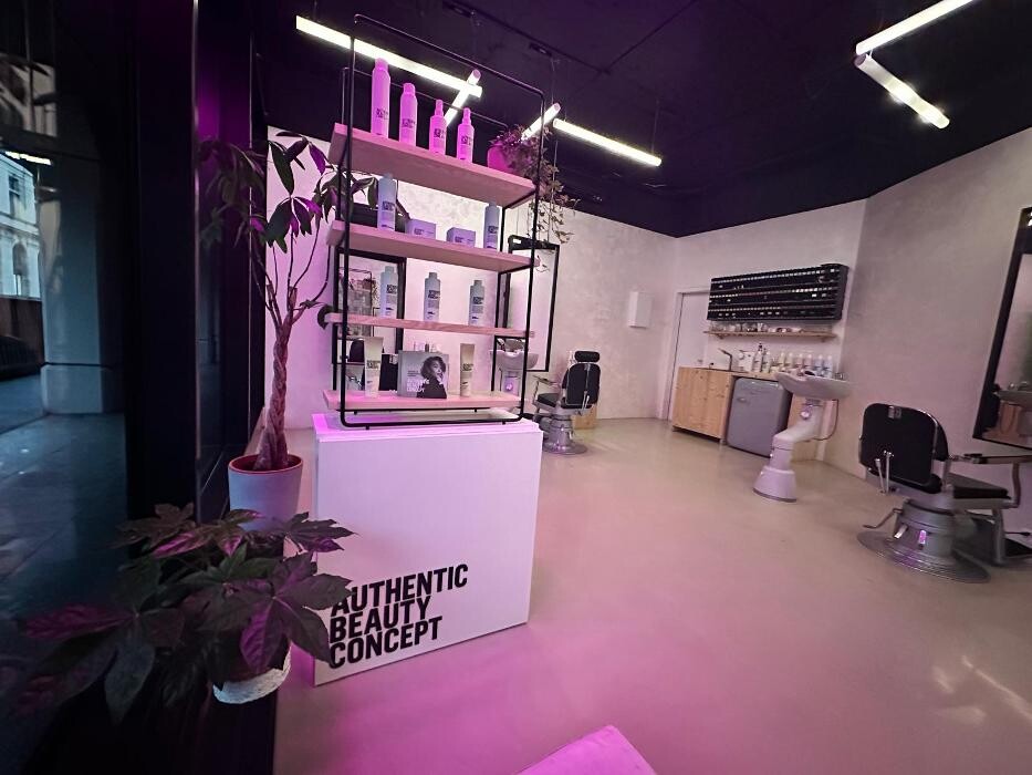 Bilder TYRA THE HAIR STUDIO