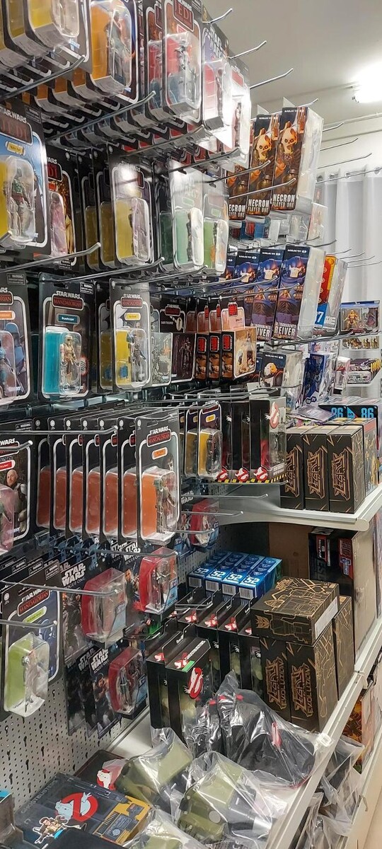Bilder ActionSpielzeug.ch - Ihr Schweizer Actionfiguren- und Collectibles-Online-Shop!
