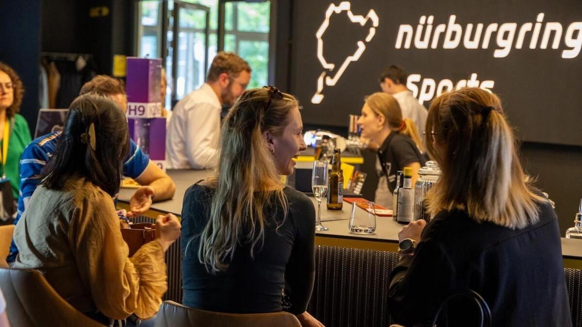 Bilder SimRacing Lounge & Bar Zürich Opfikon - Nürburgring eSports