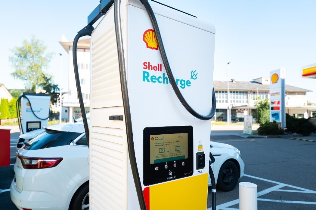 Bilder Shell Recharge Charging Station