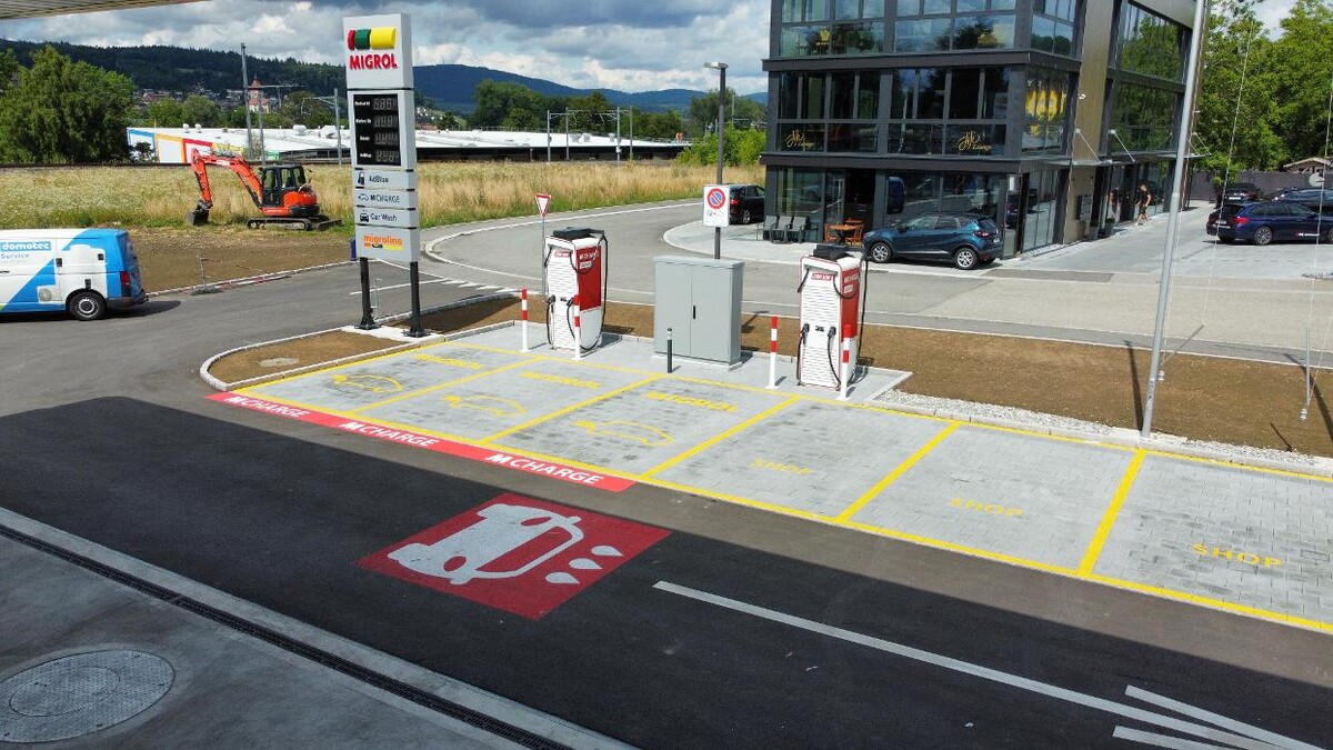 Bilder Migrol Charging Station