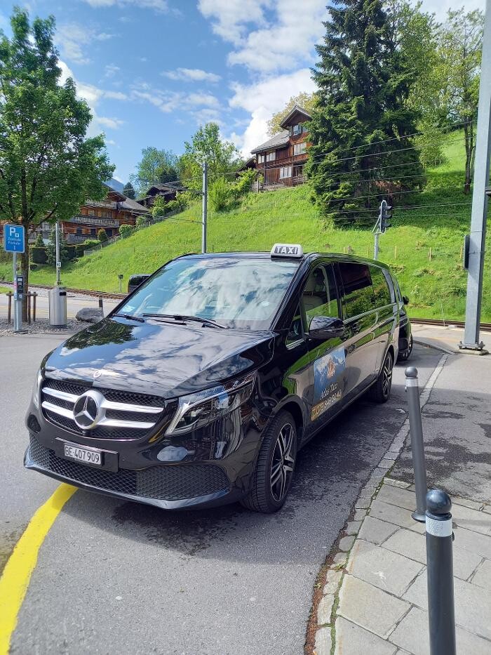 Bilder Atlas Limousine & Taxi Gstaad