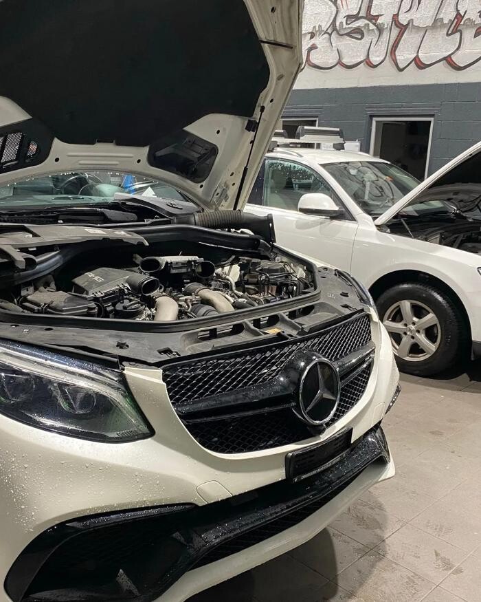 Bilder Garage Universtyle Auto Zuka