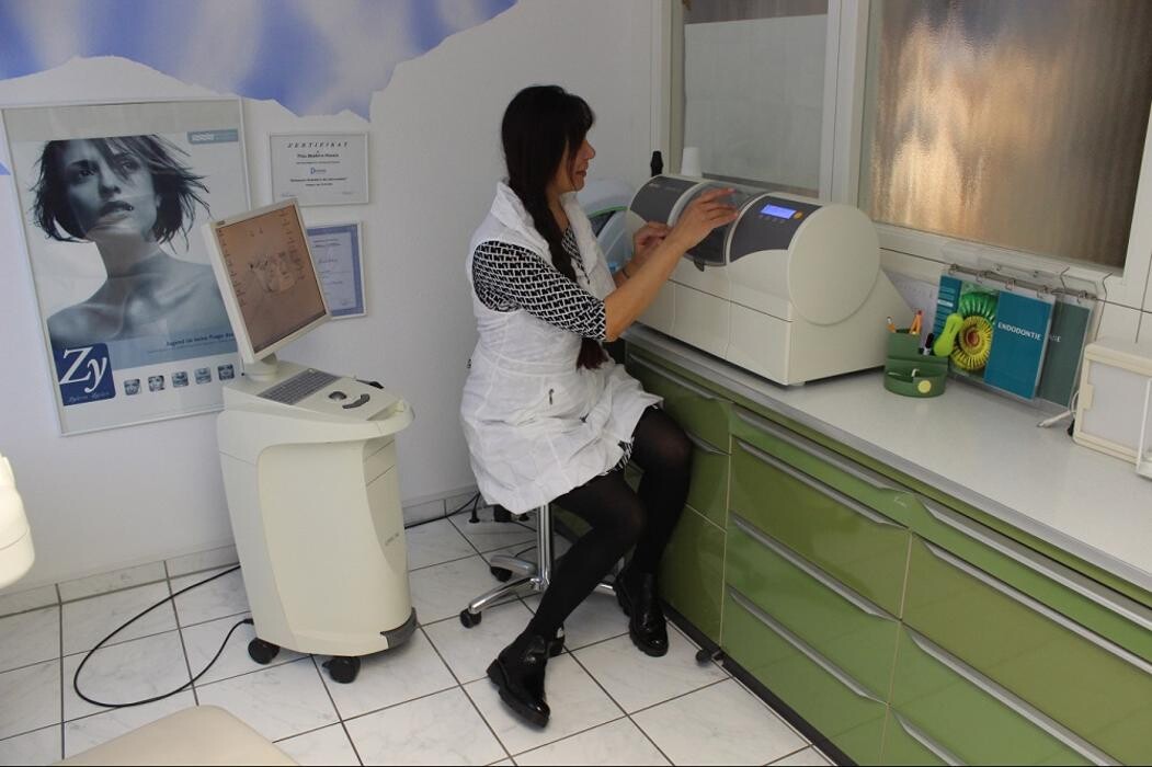 Bilder Beatrice-Samar Kassis M.A., MSc., MSc. Zahnärztin