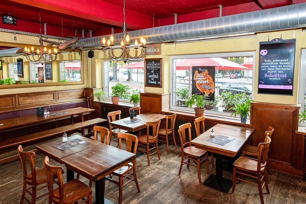 Bilder Schweinske Restaurant in Hamburg Barmbek - Schnitzel, Burger & Frühstück