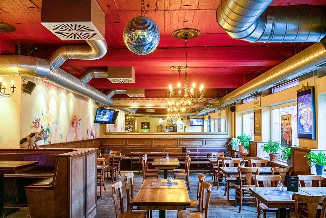 Bilder Schweinske Restaurant in Hamburg Barmbek - Schnitzel, Burger & Frühstück