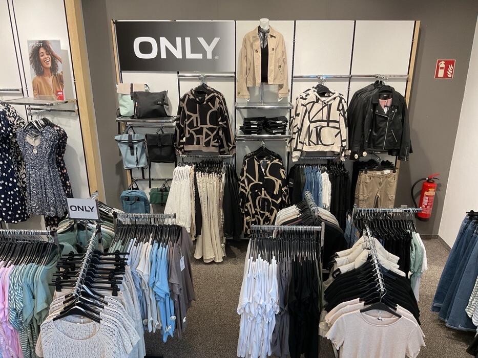 Bilder AWG Mode Center Krumbach (Schwaben)